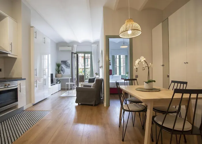 31Ent1027 - Mediterranean Decorated Apartment